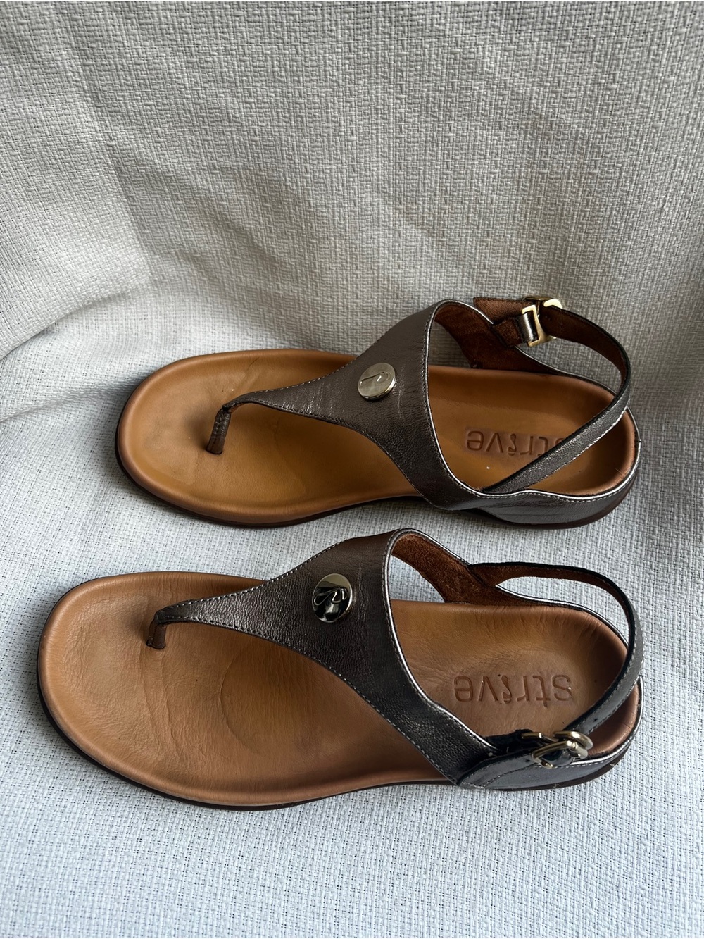 Brown Leather T-Strap Sandals with Buckle Accent